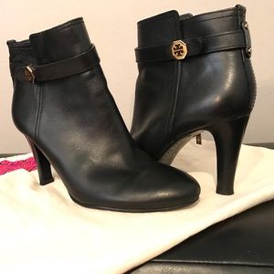 AUTHENTIC Tory Burch Black Leather Boots Booties 9